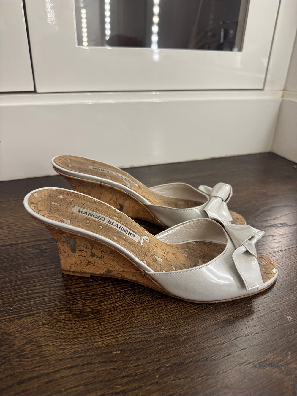 Manolo Blahnik White Bow Cork Slide Mules - Picture 2 of 4